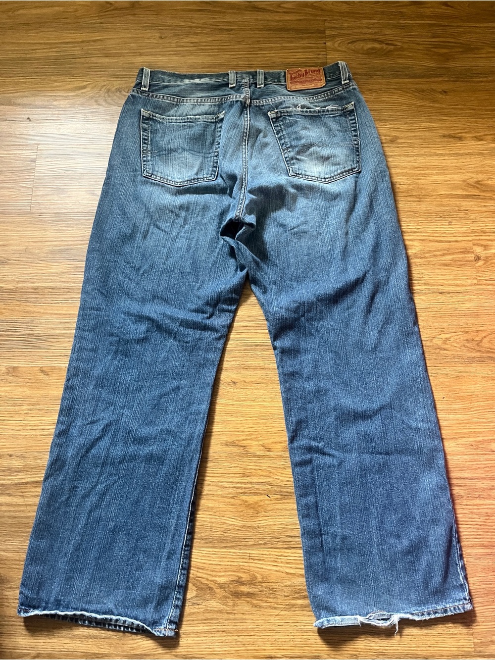 Vintage Y2K Lucky Brand Dungarees Classic Fit Size 34x29 Straight Leg Light Wash